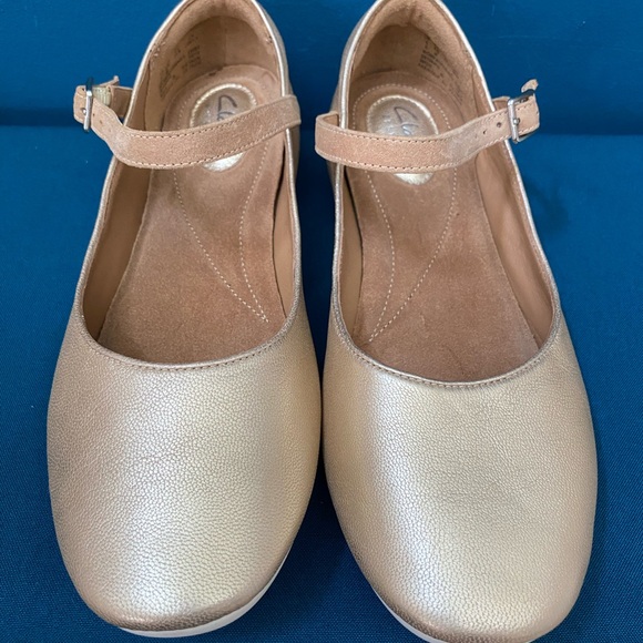Clarks Women's Gold  Mary Jane Flats - Picture 2 of 3
